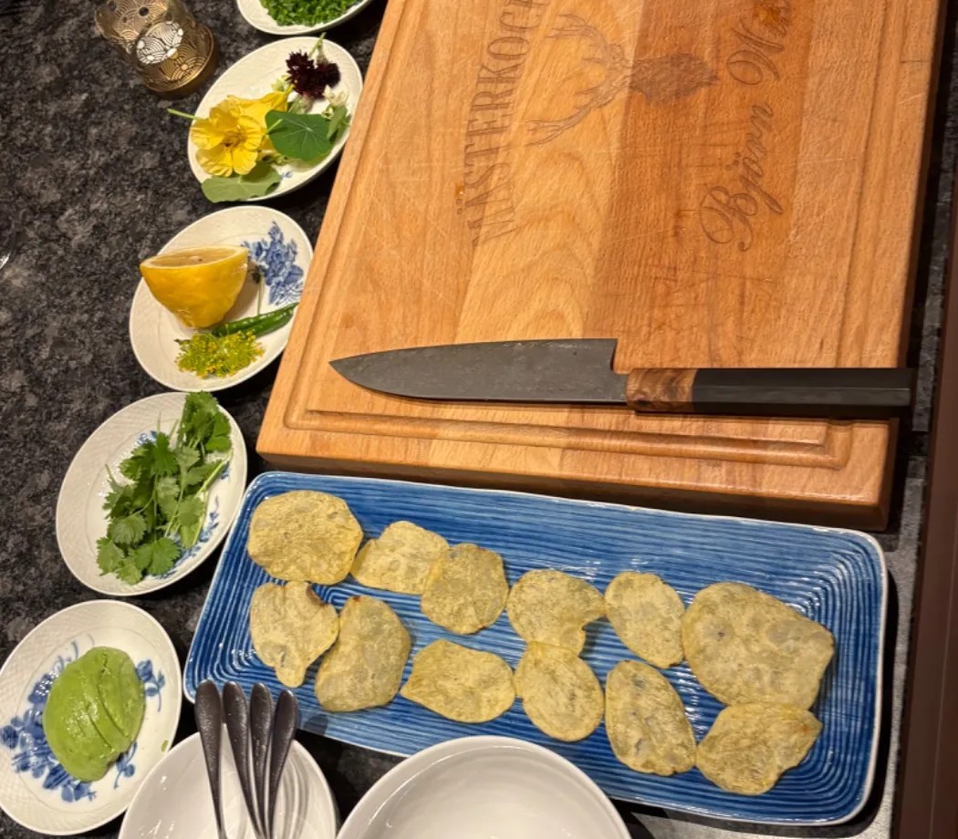 Image alt description