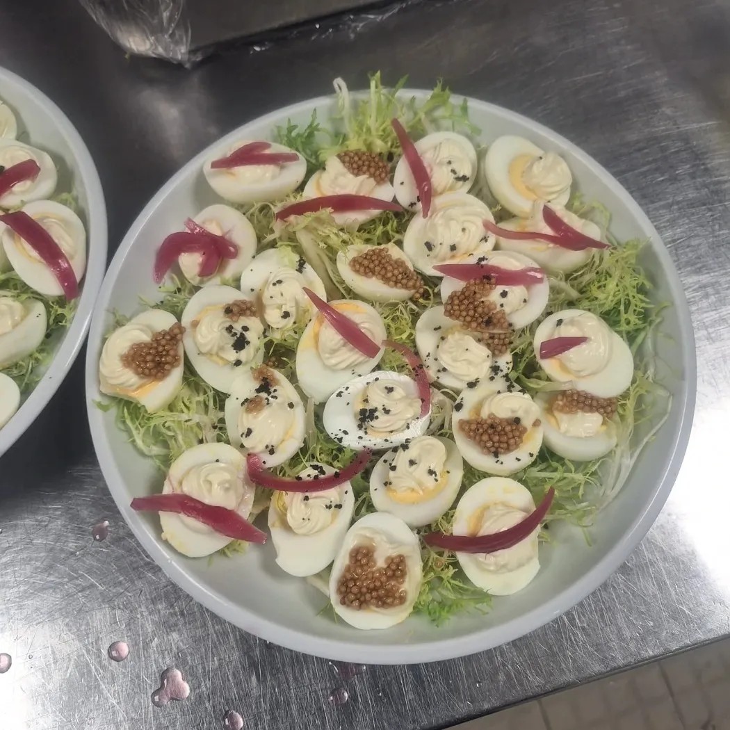 Image alt description