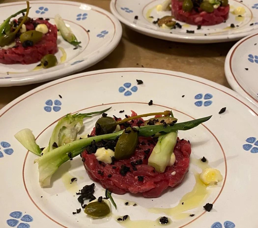 Image alt description