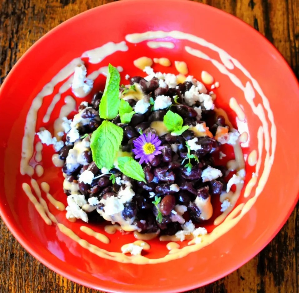 Image alt description