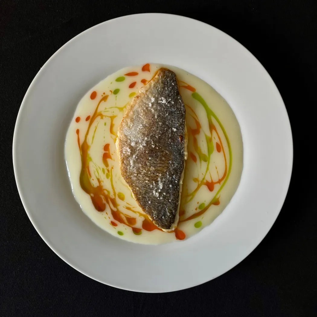 Image alt description