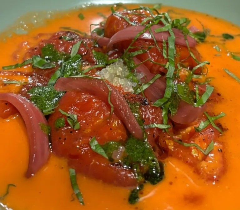 Image alt description