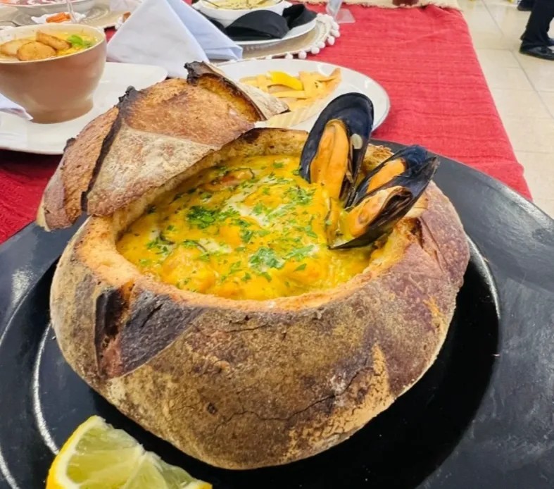 Image alt description