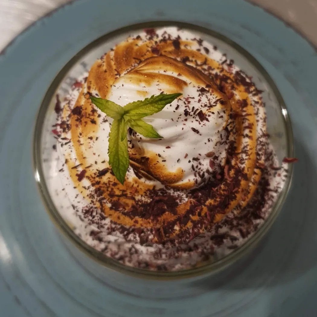 Image alt description