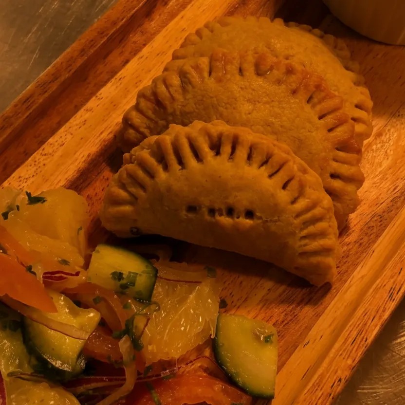 Image alt description