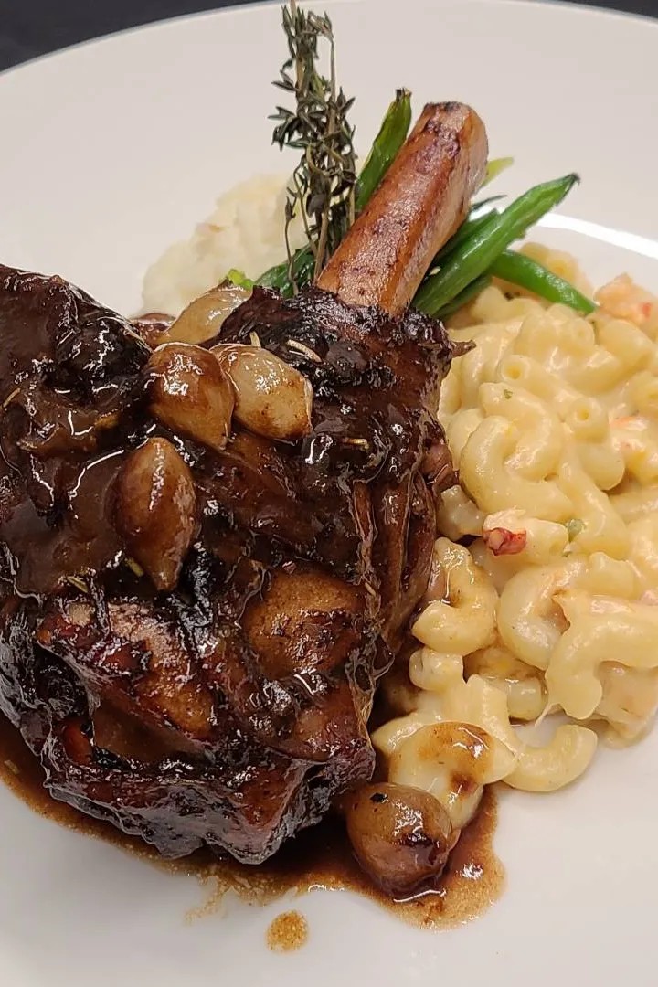 Image alt description