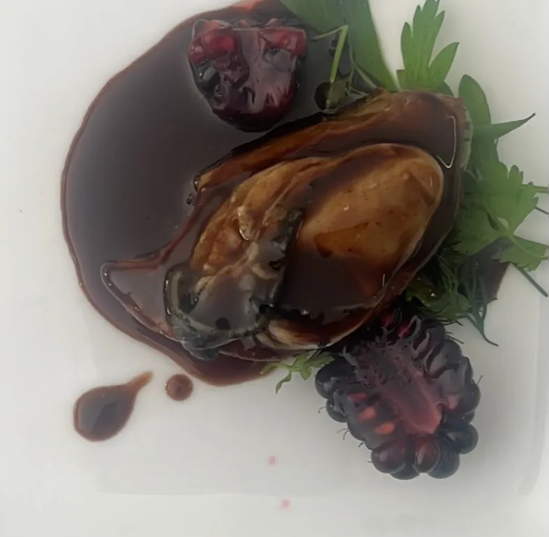 Image alt description