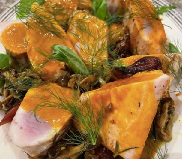 Image alt description