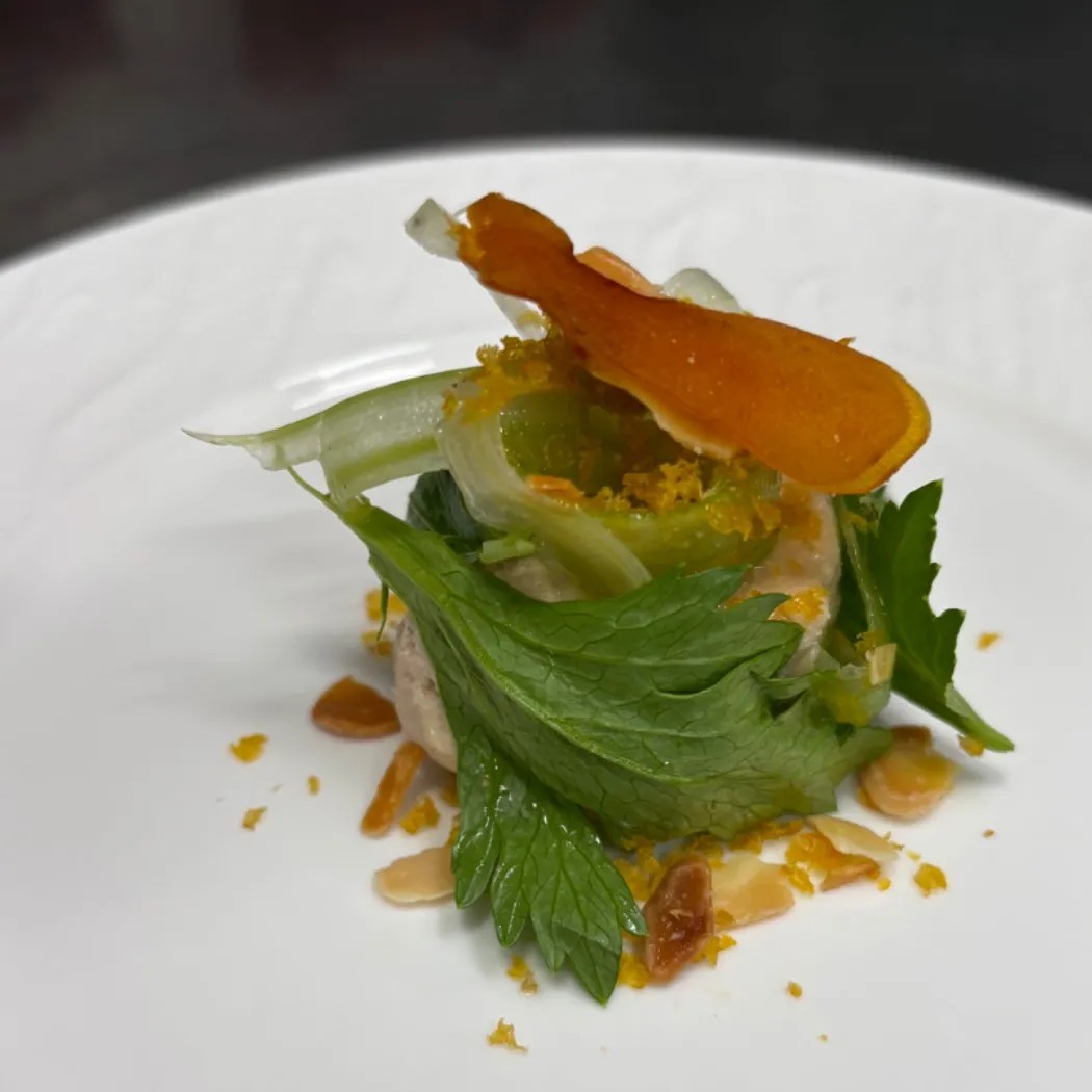 Image alt description