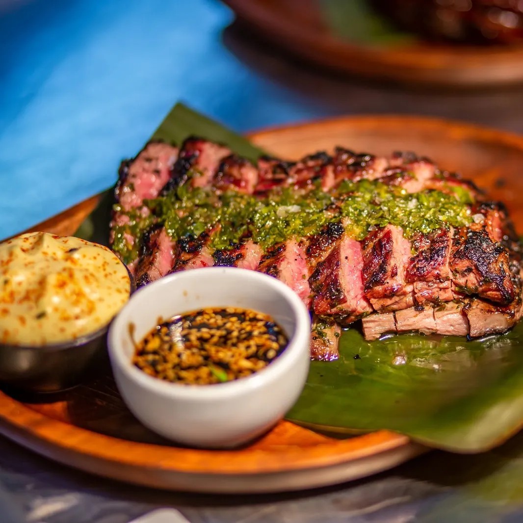 Image alt description