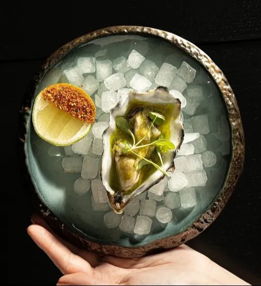 Image alt description