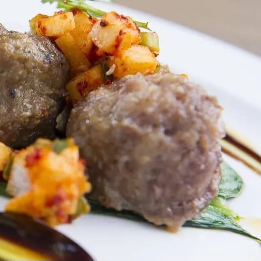 Image alt description