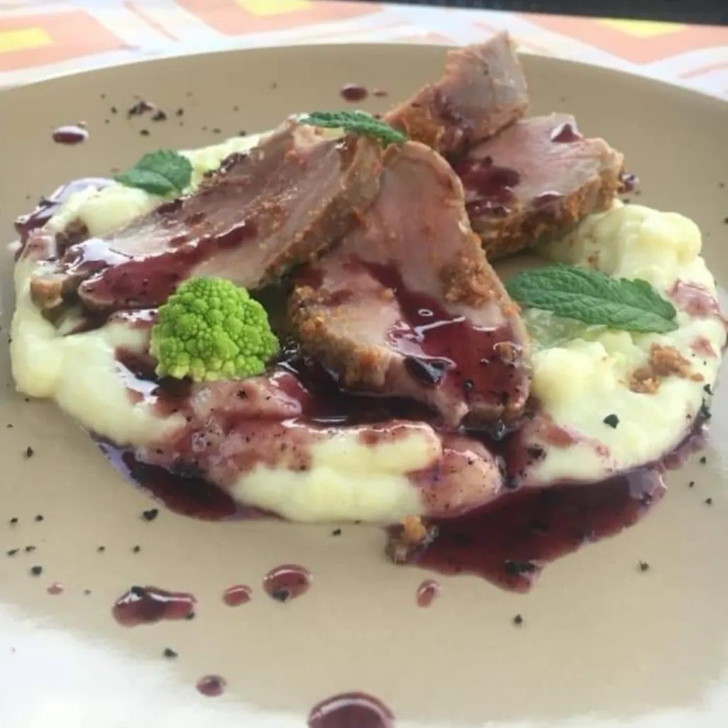 Image alt description