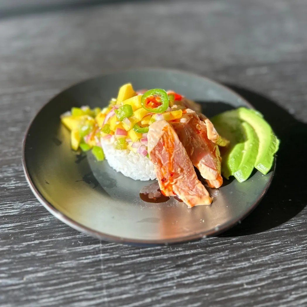 Image alt description