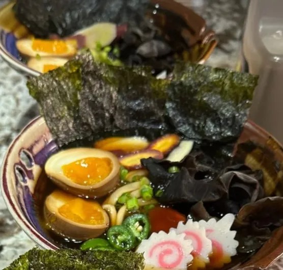 Image alt description