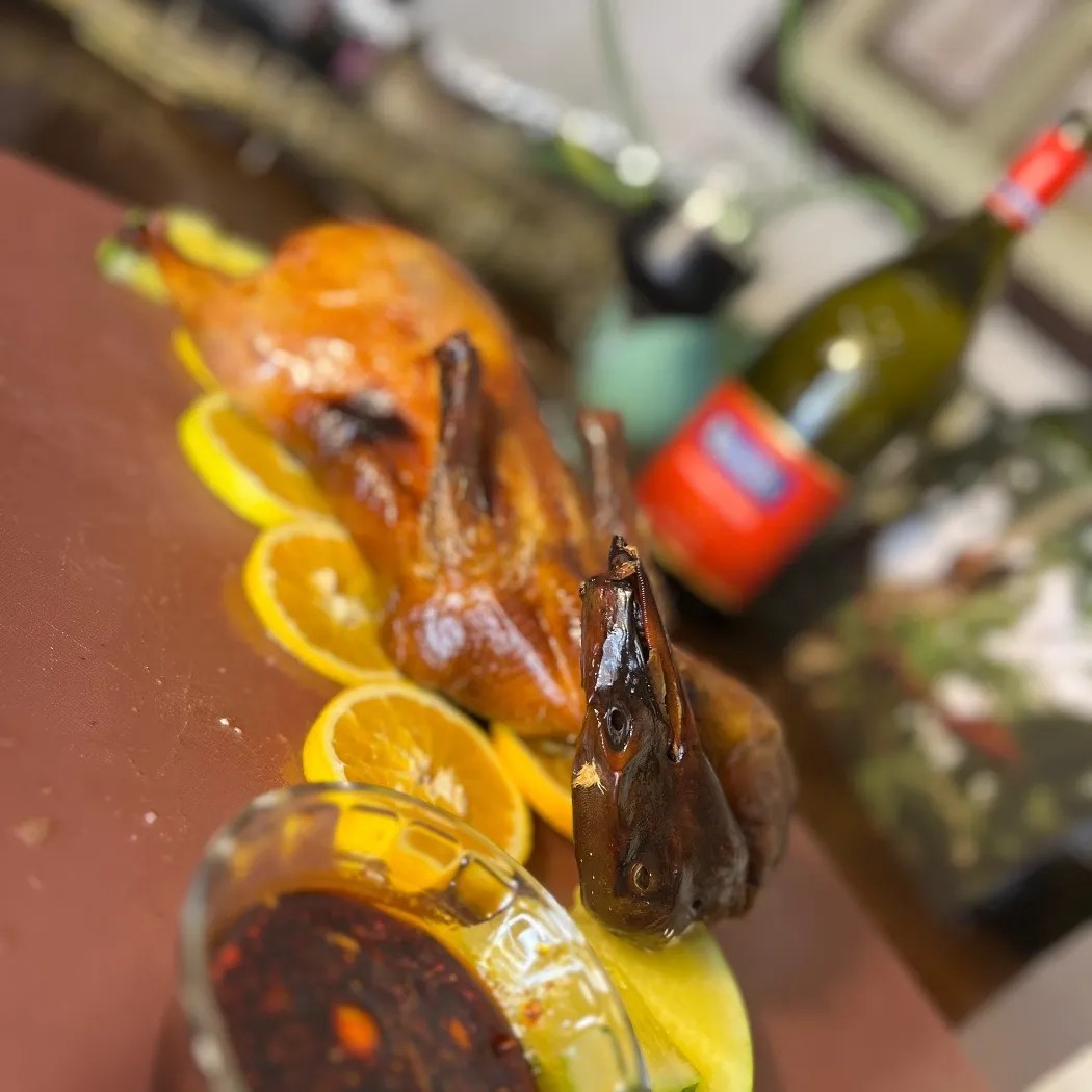 Image alt description