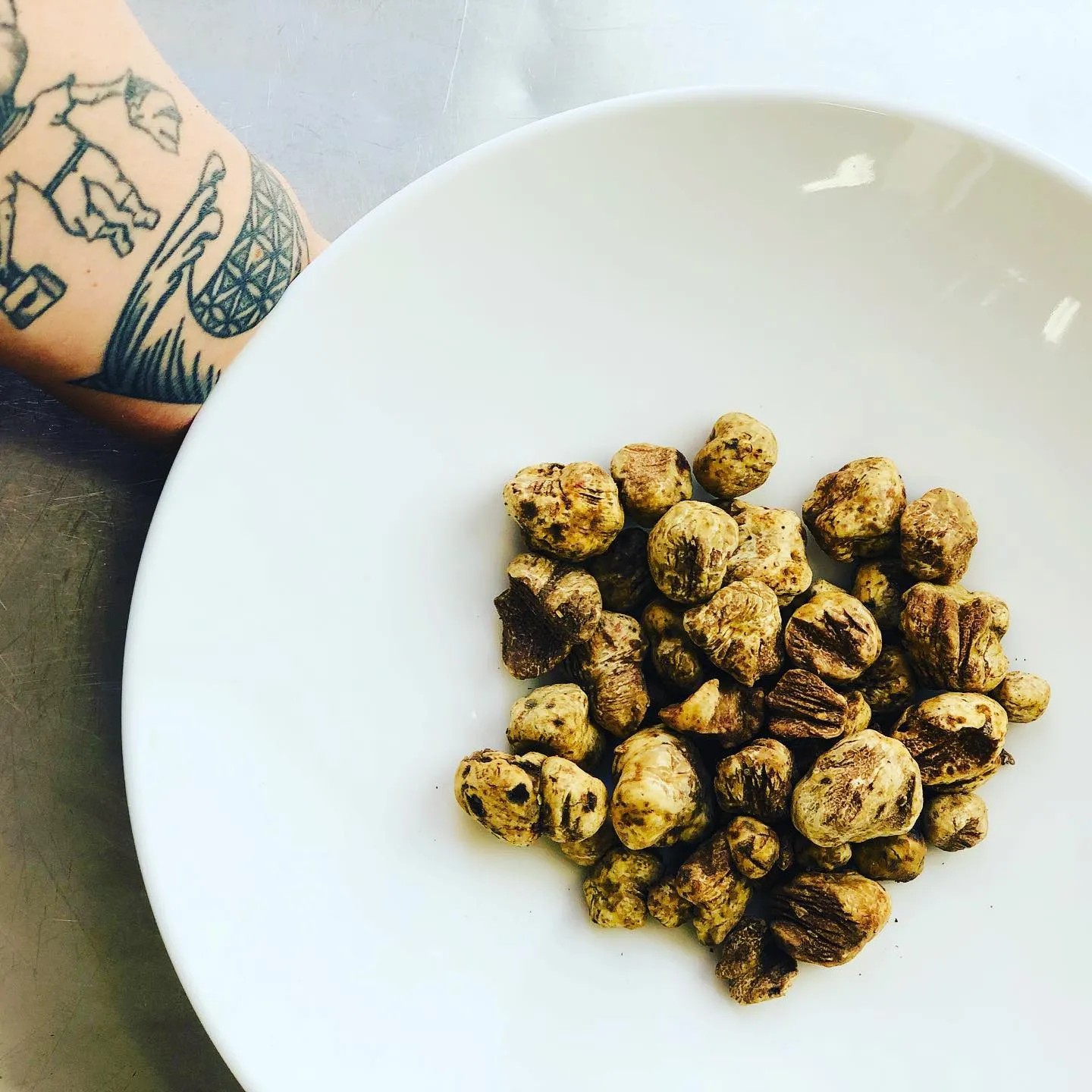 Image alt description