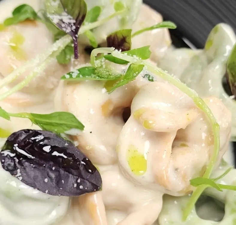 Image alt description