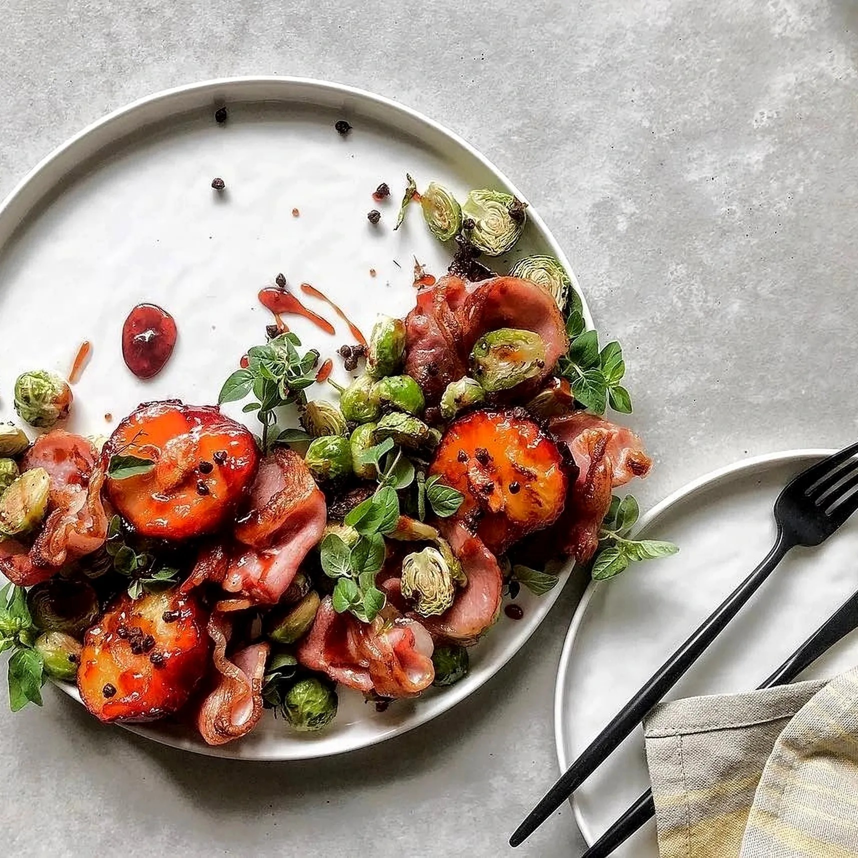 Image alt description