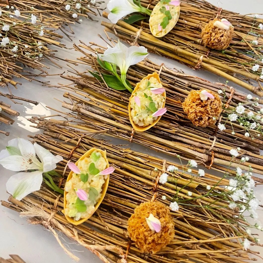 Image alt description