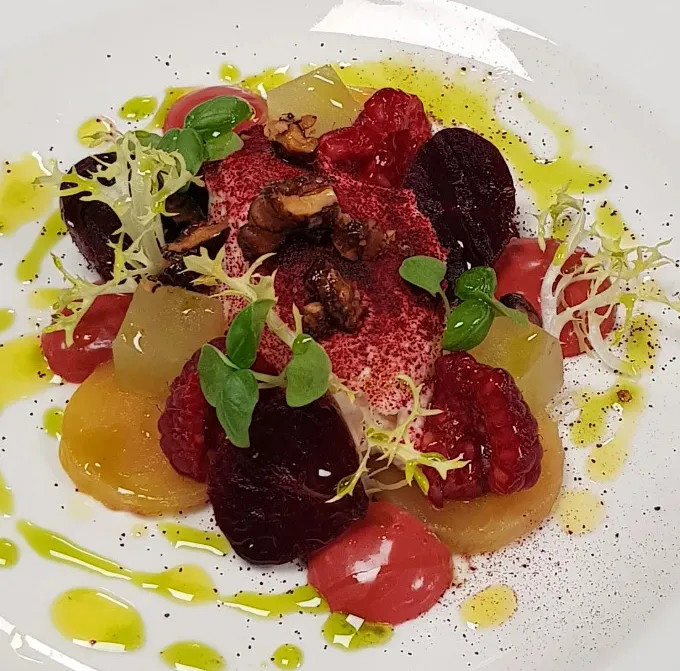 Image alt description