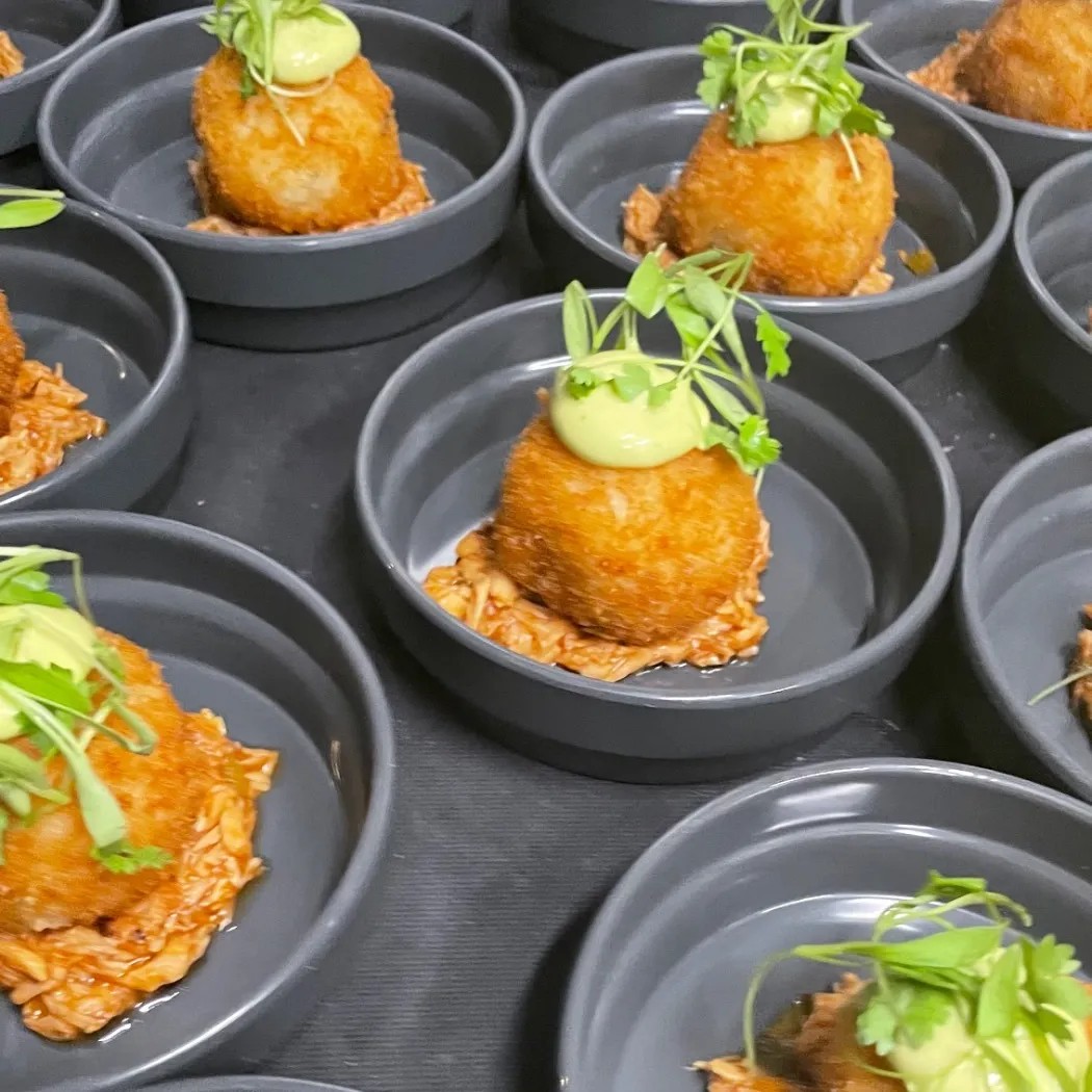 Image alt description