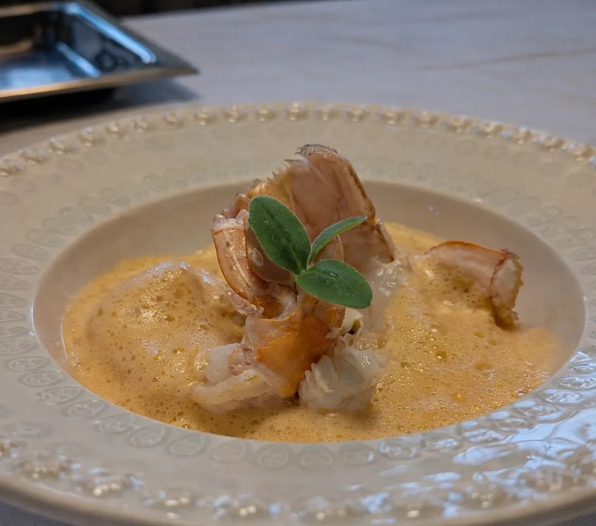 Image alt description