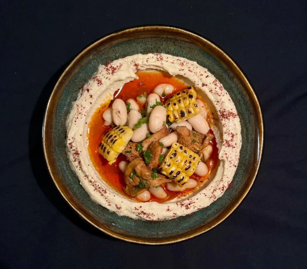 Image alt description