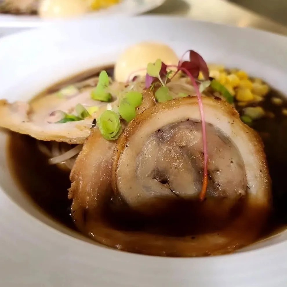 Image alt description