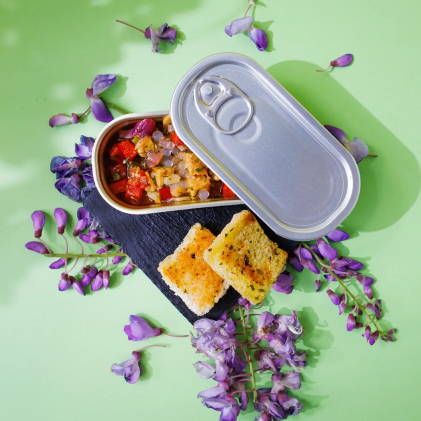 Image alt description