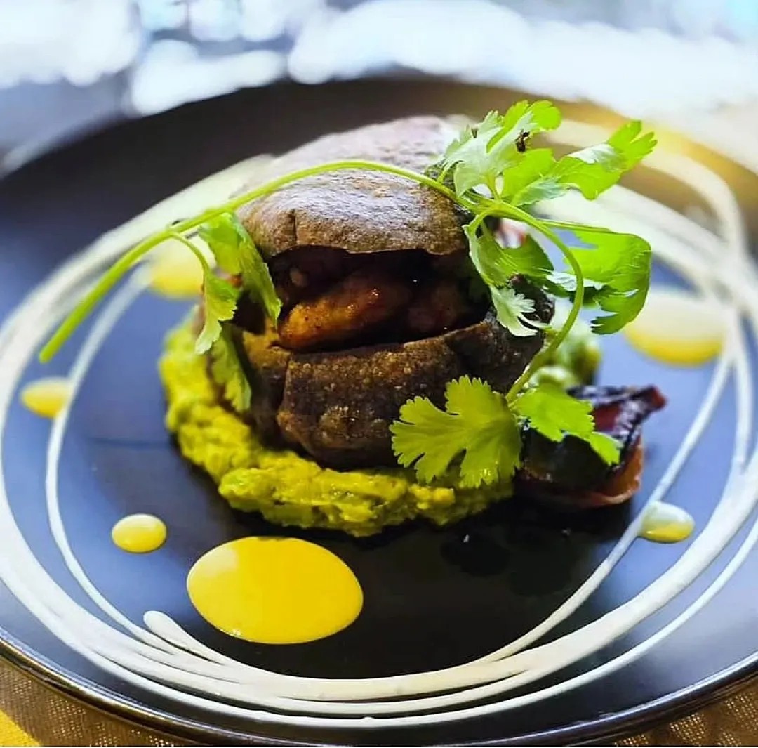 Image alt description