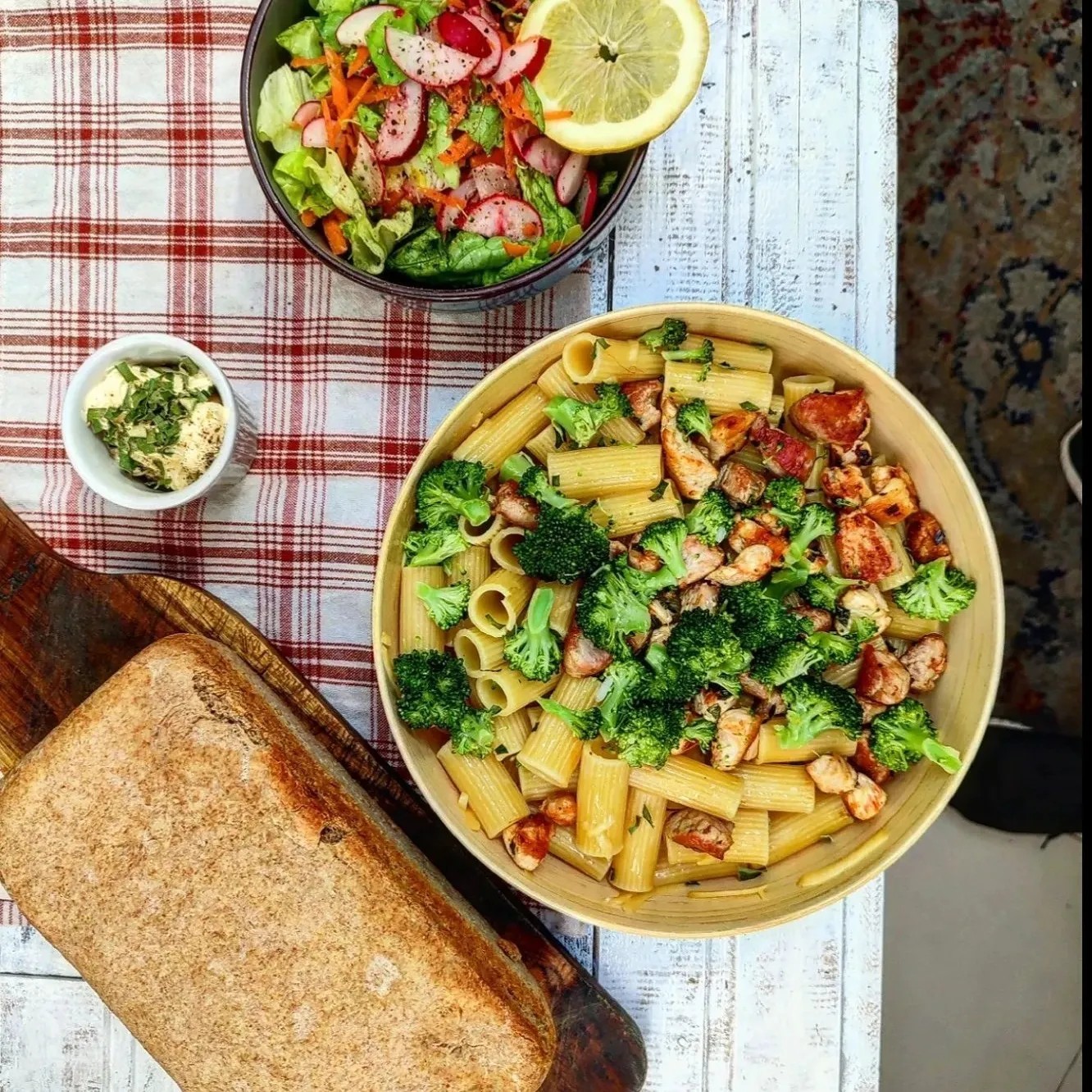 Image alt description