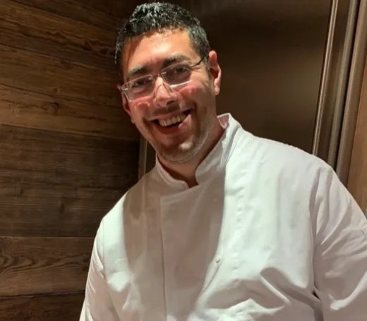 Image alt description