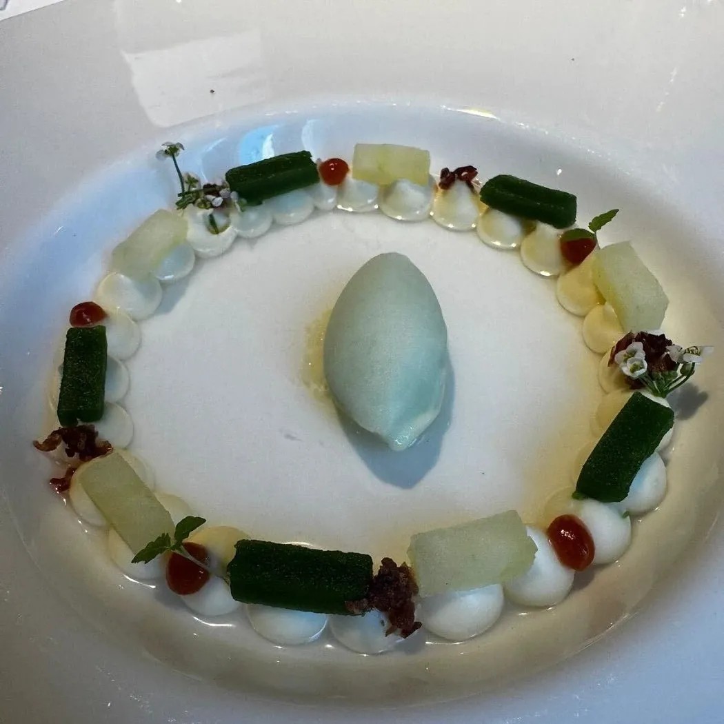 Image alt description