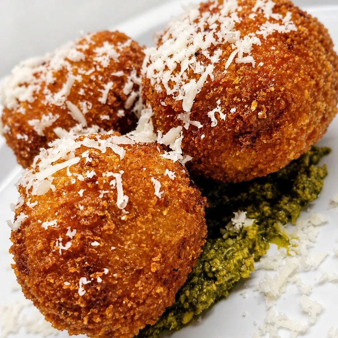 Image alt description