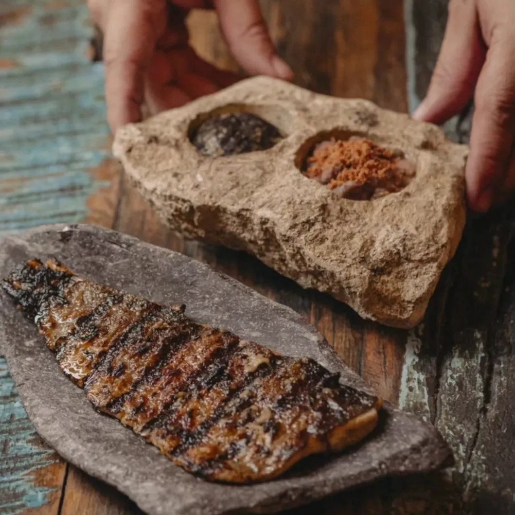 Image alt description