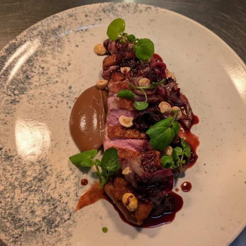 Image alt description