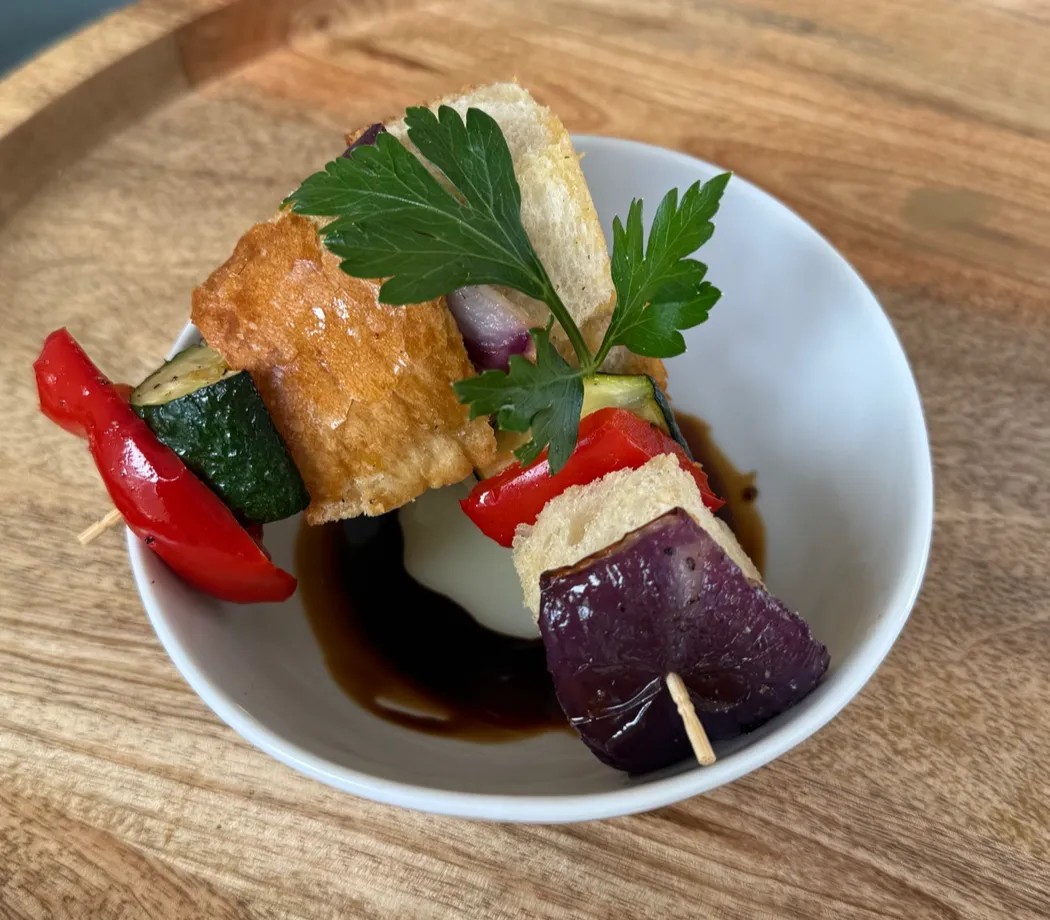 Image alt description