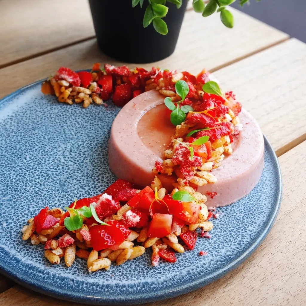 Image alt description