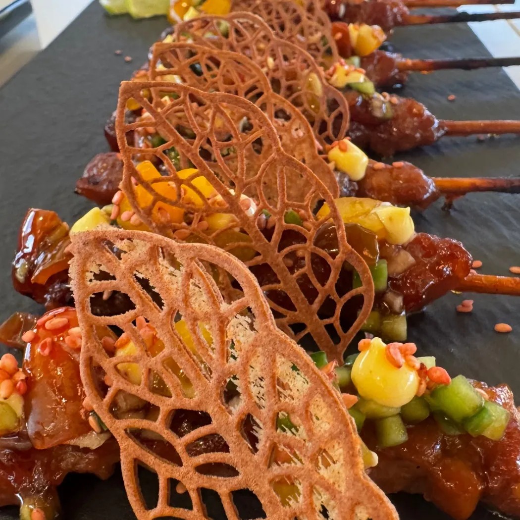 Image alt description