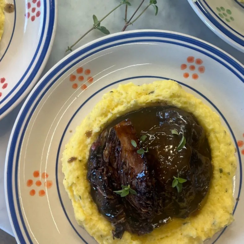 Image alt description