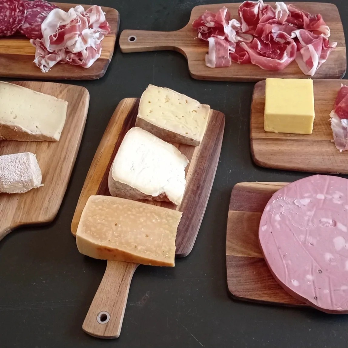 Image alt description