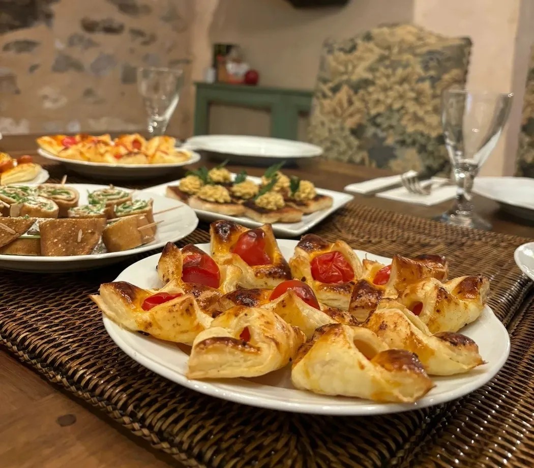 Image alt description