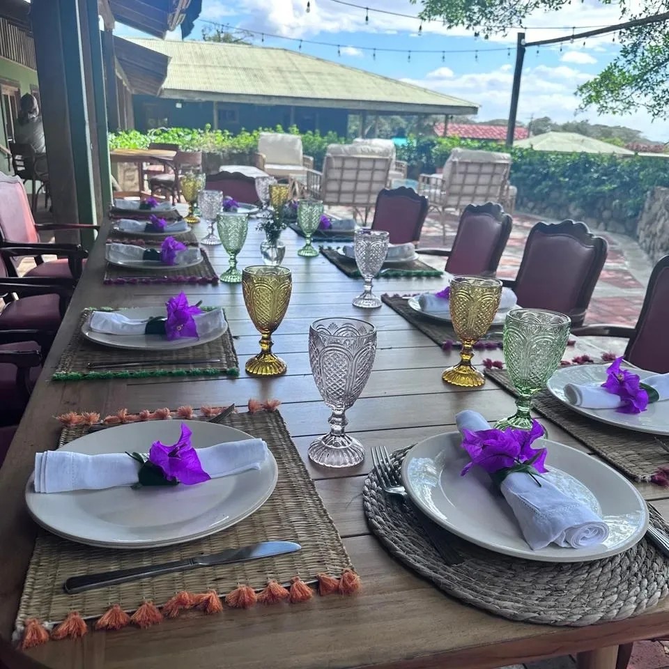 Image alt description