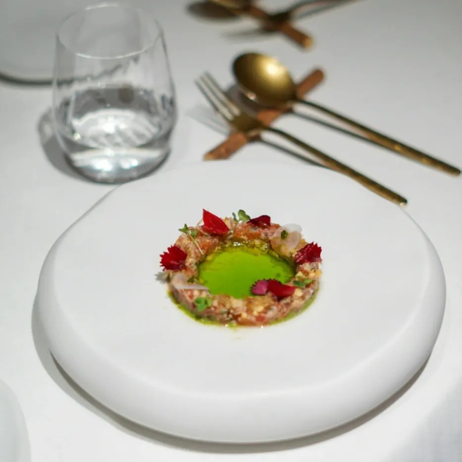 Image alt description