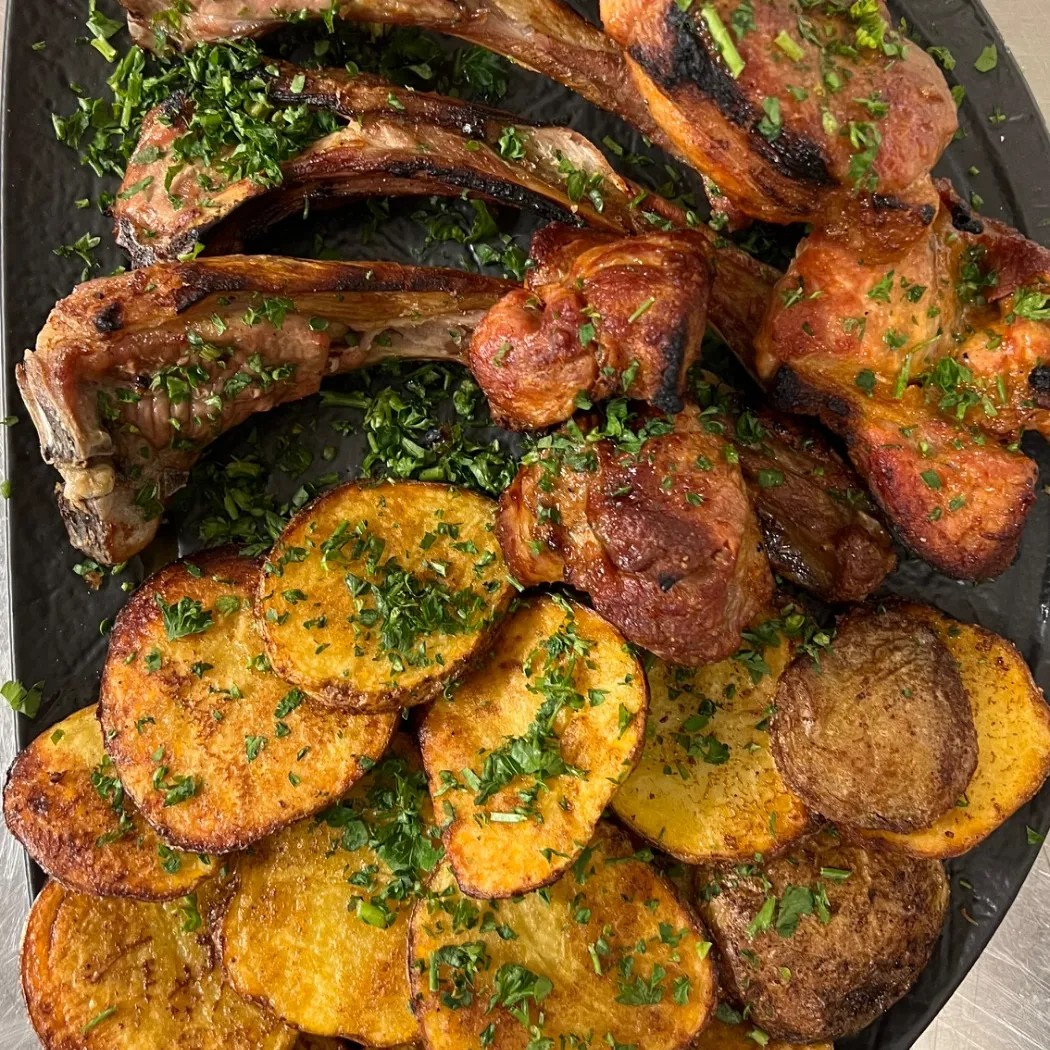 Image alt description