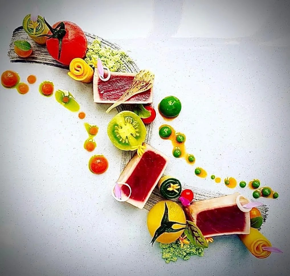 Image alt description