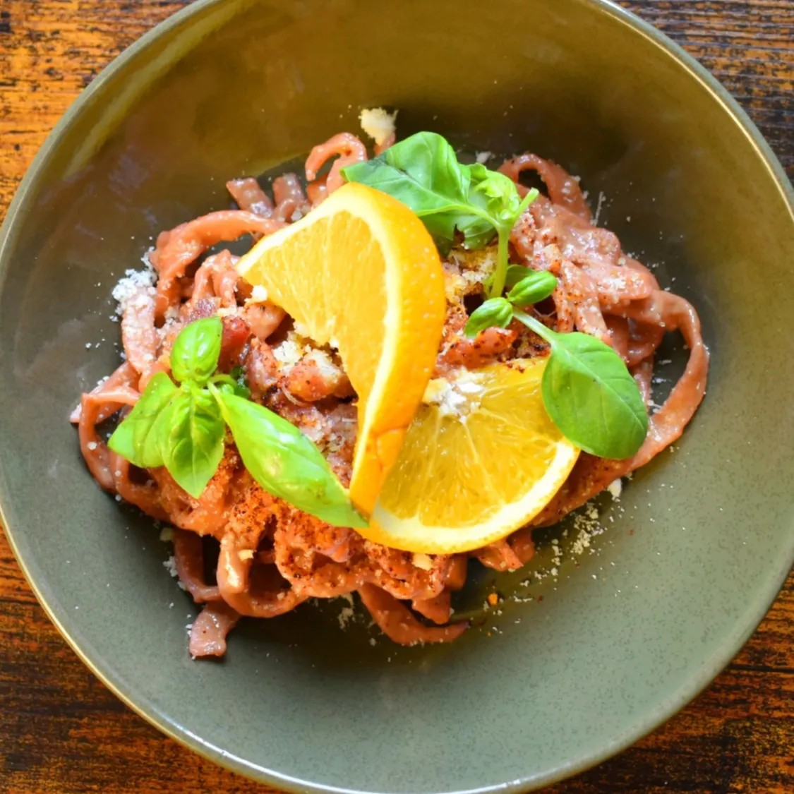 Image alt description