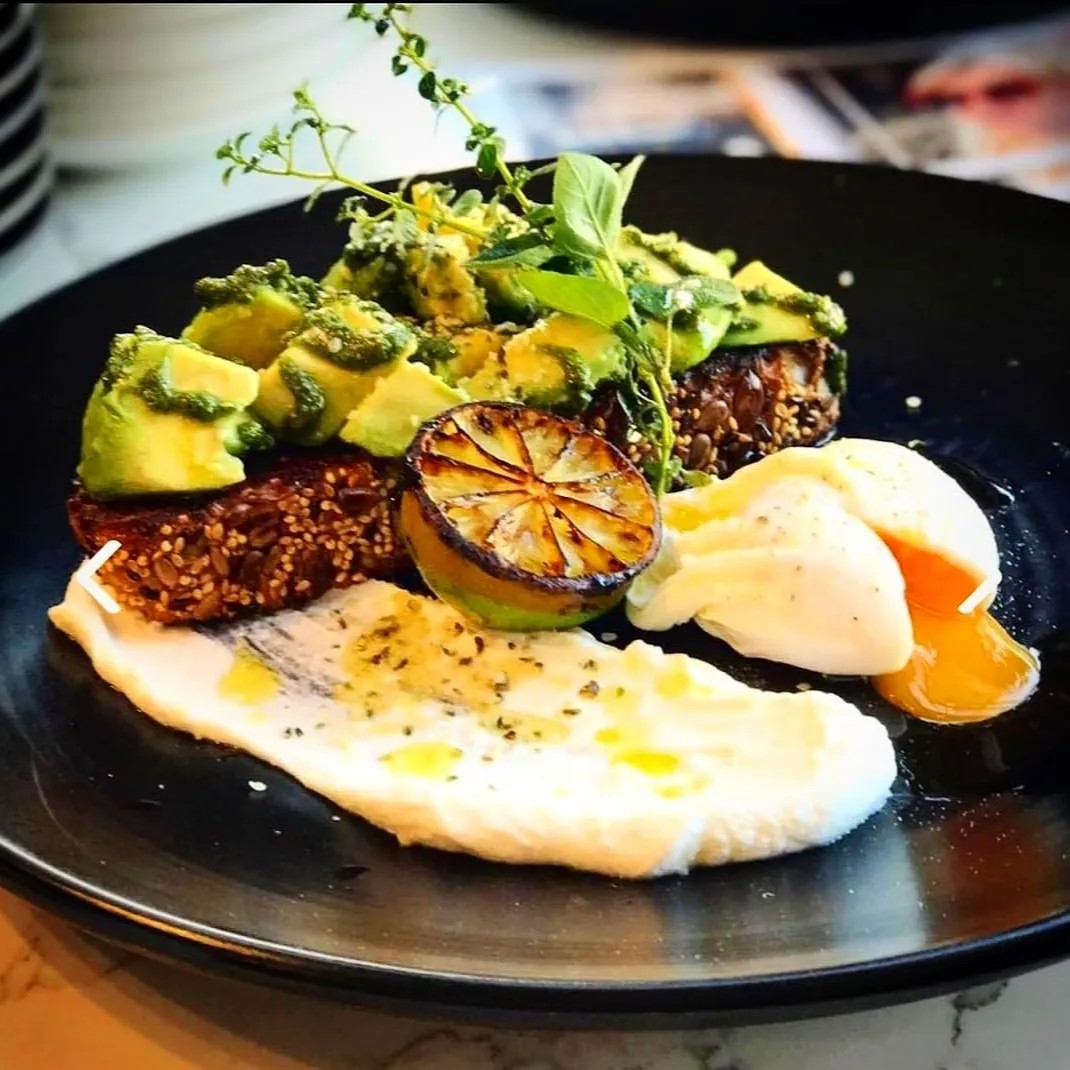 Image alt description