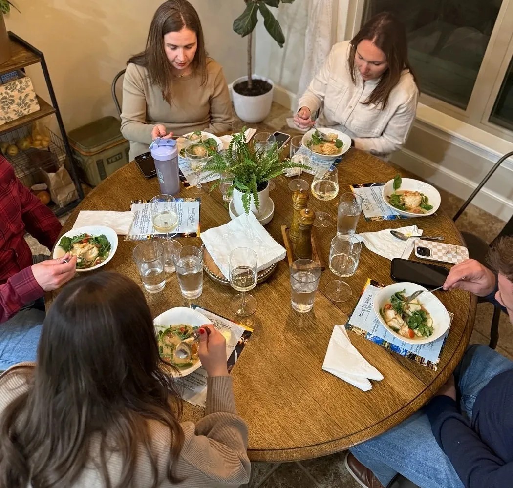 Image alt description